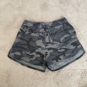Amalli Talli MEDIUM camo knit shorts